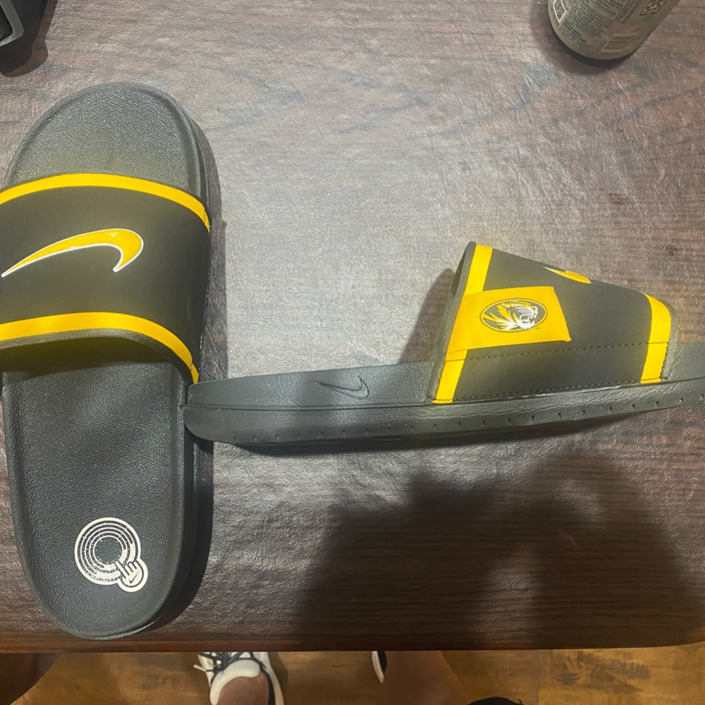 Mizzou Nike Sandals. Size 12. Great condition.